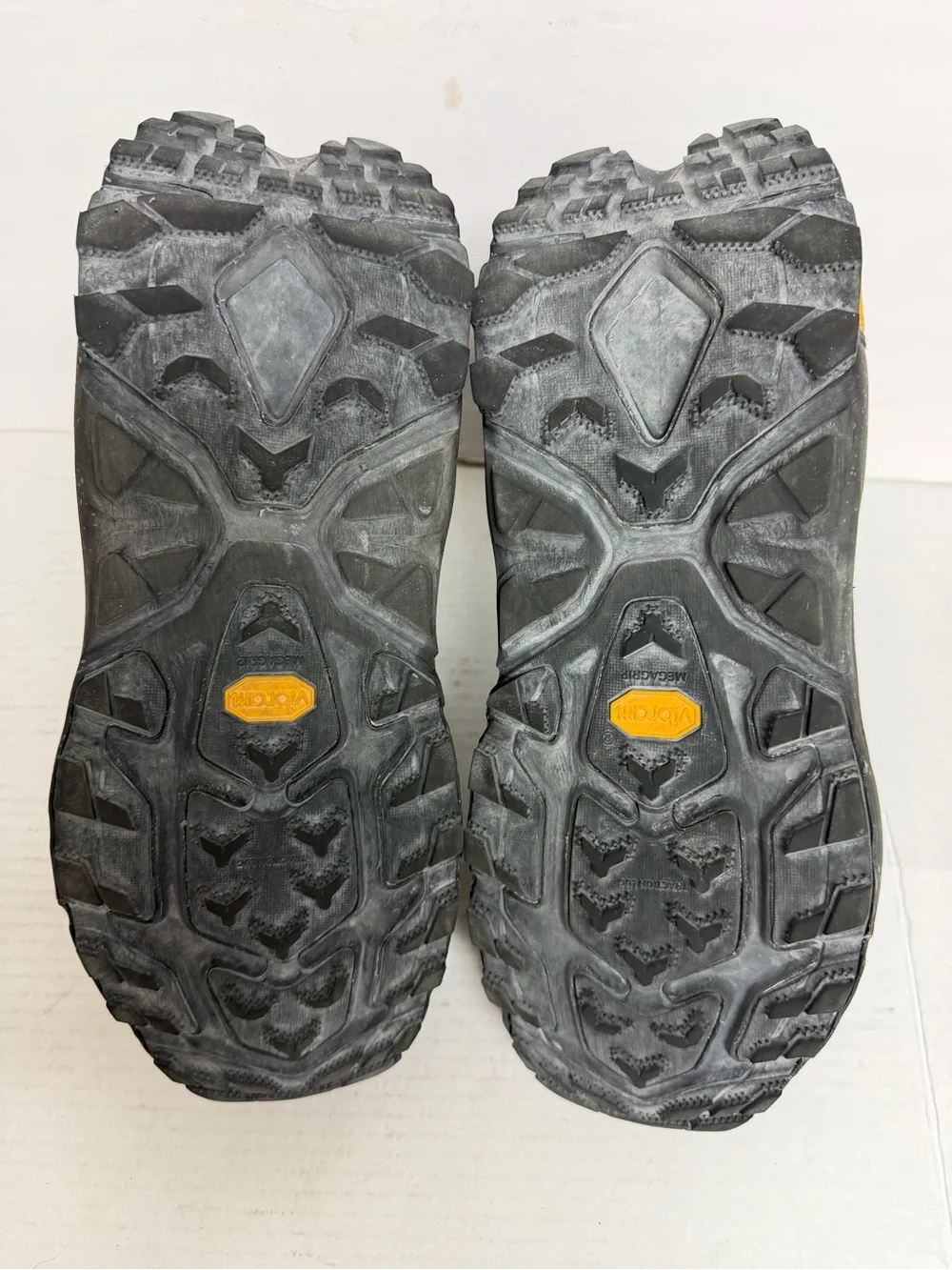 Hoka One One Men’s Kaha 2 Frost Gore-Tex Black - 1155194-BBLC SIZE 10.5D